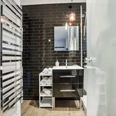 Bnbnova - Eiffel Tower & Champ De Mars - 1br *