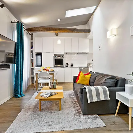 Bnbnova - Eiffel Tower & Champ De Mars - 1br * Parijs