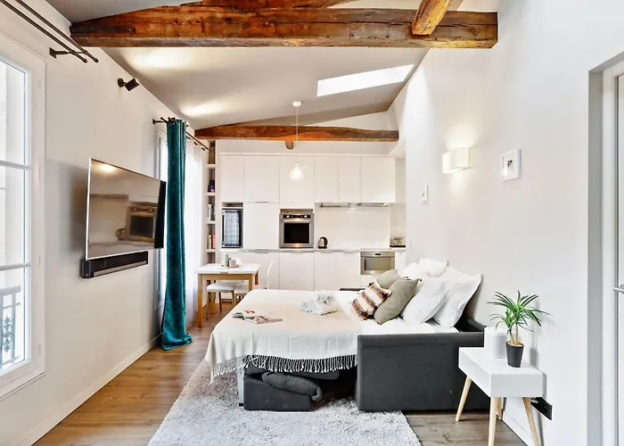 Bnbnova - Eiffel Tower & Champ De Mars - 1br Paris